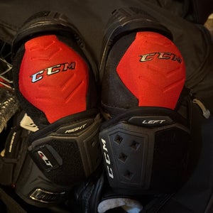 Senior Medium CCM QuickLite Elbow Pads (Used)