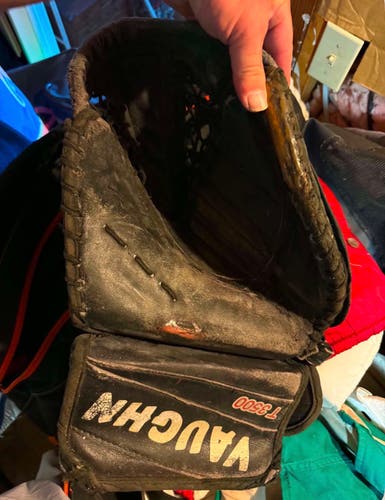 Vaughn Vision T3500 Hockey Goalie Glove