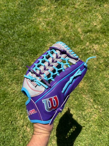 Wilson A2000 RH Outfield Softball Glove 12.5" (New)