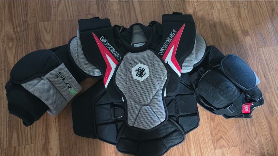 Vaughn SLR3 Goalie Chest Protector Junior Large(Used)
