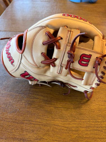 Wilson A2000 RH Baseball Glove 11.75" (Used)