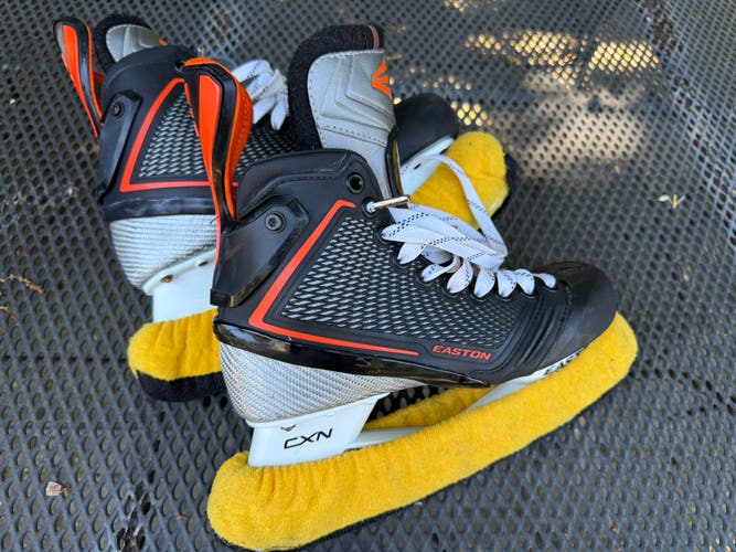 2012 Easton Mako Hockey Skates Size 7D
