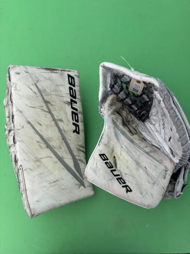 Senior Bauer Vapor Hyperlite 2 Goalie Glove & Blocker Regular