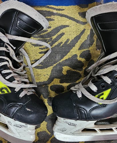 Black Graf Supra 709 Hockey Skates Wide Width 7.5 (Used)