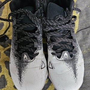 4Y (Big Kids / Youth) Under Armour High Top (Used)