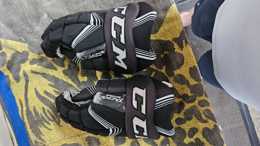 CCM 5092 Gloves 12" (Used)