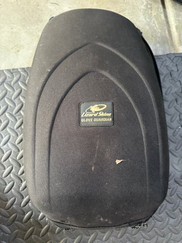 Lizard Skins Glove Guardian Case for 2 Gloves (Used)