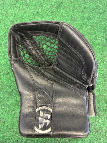 Black Intermediate Warrior Ritual G5 Goalie Glove Regular (Used)