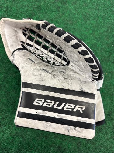 White Youth Bauer Prodigy GSX Goalie Glove Regular (Used)