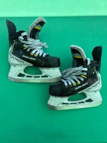 Junior Bauer S25 Vapor Select (SMU) Hockey Skates | Size 2