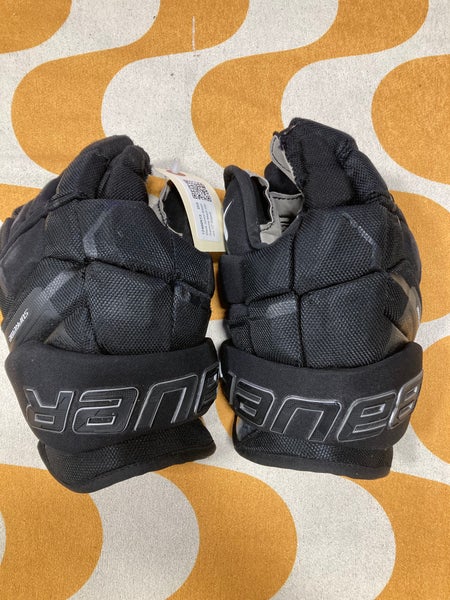Black Junior Bauer Supreme Mach Gloves 12" (Used)