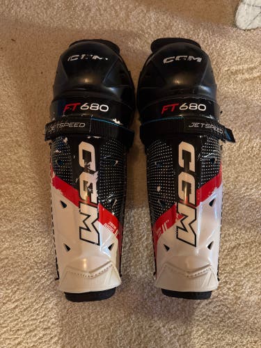 Youth CCM JetSpeed FT680 11" Shin Pads (Used)