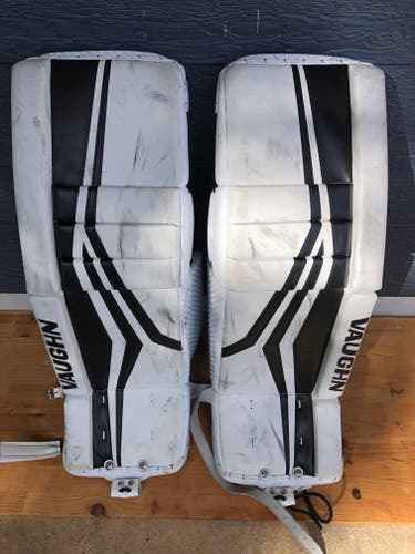 28" Vaughn Velocity Goalie Leg Pads (Used)
