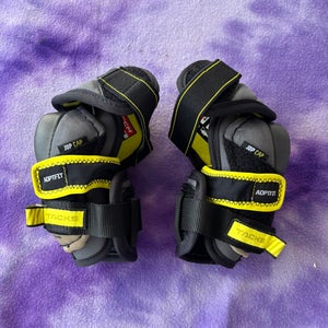 Junior Medium CCM Tacks AS 580 Elbow Pads (Used)