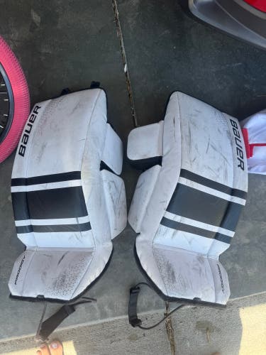 Medium Bauer Prodigy Goalie Leg Pads (Used)
