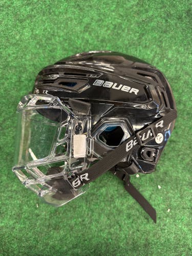 Black Medium Bauer Re-Akt 150 Helmet W/ Bauer Full Shield (Used)