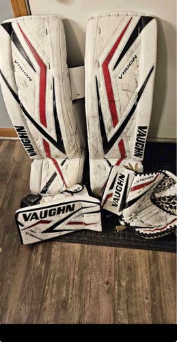 36" Vaughn Vision 9400 Goalie Full Set (Used)
