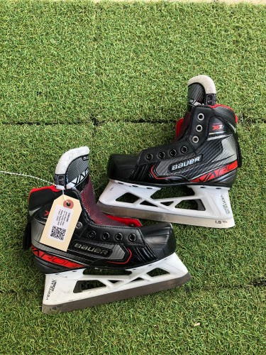 Junior Bauer Vapor X2.7 Hockey Goalie Skates Regular Width Size 1 (Used)