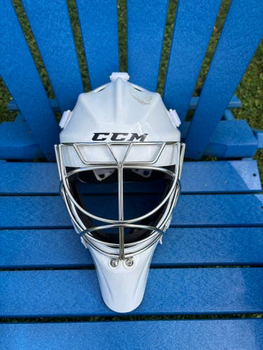 Senior Medium CCM 9000 Goalie Mask