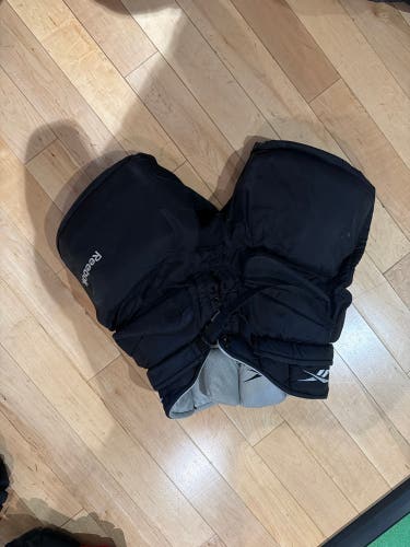 Junior Small Reebok HPG Hockey Goalie Pants (Used)