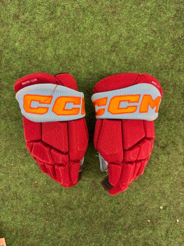 Red & Blue Junior CCM 85C Gloves 11" (Used) Winter Club