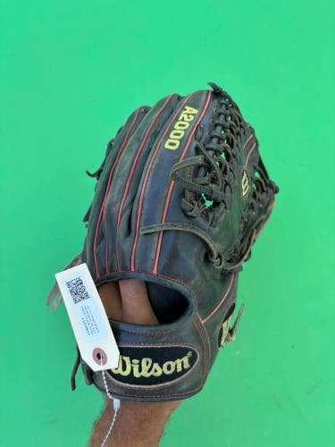 Black Wilson A2000 OT6 RH Outfield Baseball Glove 12.75"