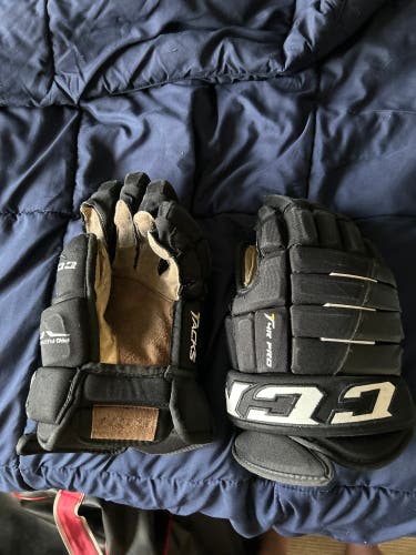 CCM Tacks 4 Roll Pro Gloves 14" (Used)