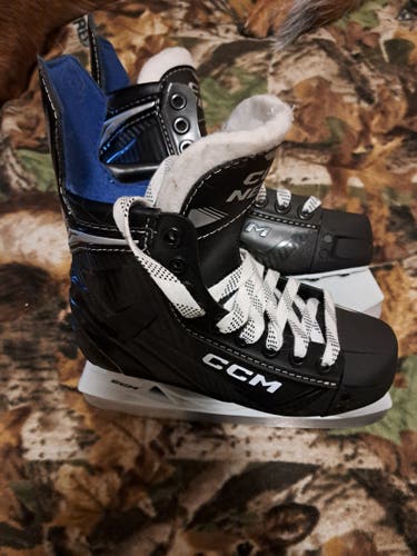 Black/White CCM Next Hockey Skates Regular Width Size 2 (Used)