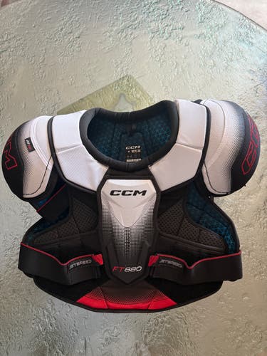 Large Senior CCM Shoulder Pads (Used)