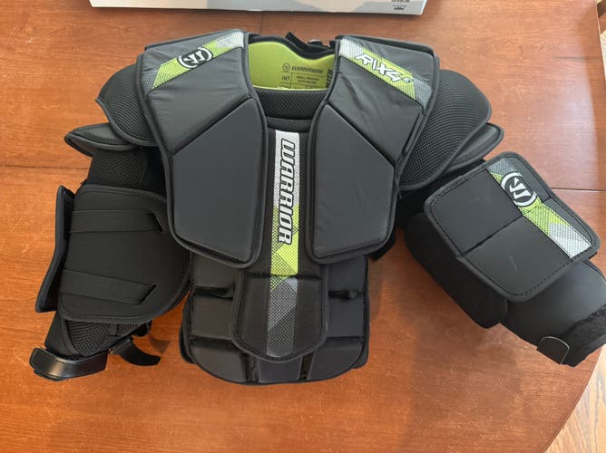 Small / Medium Warrior Ritual X4 E Goalie Chest Protector (Used)