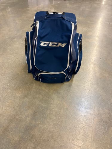 Blue CCM RBZ 130 Wheeled Hockey Bag (Used) 25”x23”x14”