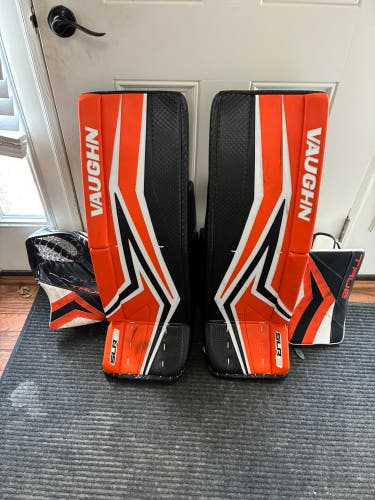 35" 2022 Vaughn SLR3 Regular Goalie Full Set (Used)