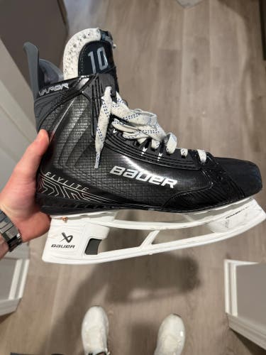Black 2025 Bauer Vapor Flylite Hockey Skates Regular Width 9 (Used)