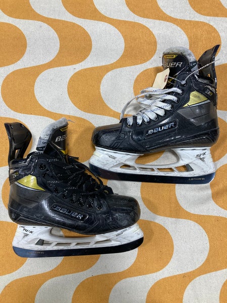 Intermediate Bauer Supreme 3S Pro Hockey Skates Size 5 (Used)