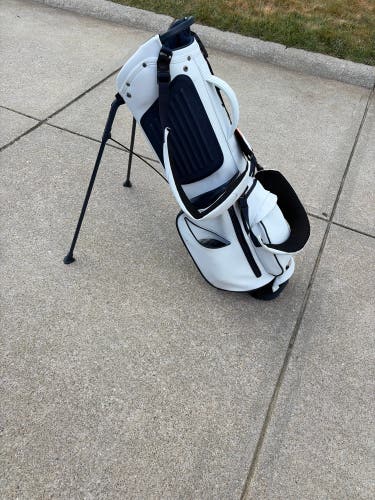 Lightly Used Stitch Golf Bag (White/Blue)