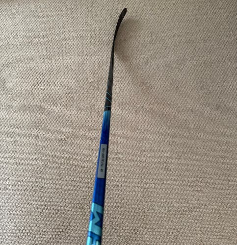 Senior CCM Vizion Left Hand Hockey Stick P28 75 Flex (Used)