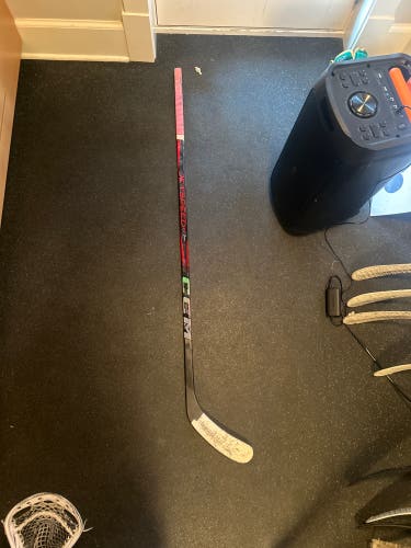 Junior CCM JetSpeed FT7 Pro Right Handed Hockey Stick P88 50 Flex Pro Stock (Used)