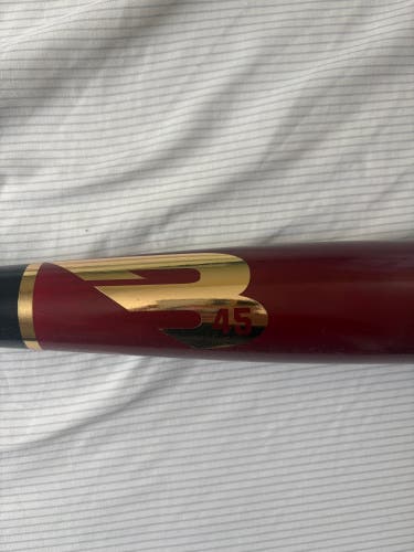 B45 Birch Wood Baseball Bat - AP5 Model