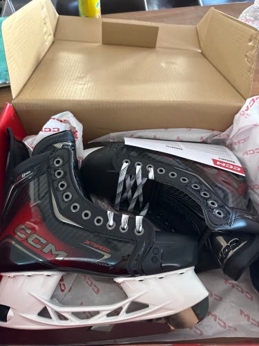 Red 2025 CCM JetSpeed FT8 Pro Hockey Skates Wide Width 8 (New)