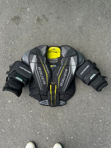 Intermediate Small Bauer S29 Goalie Chest Protector