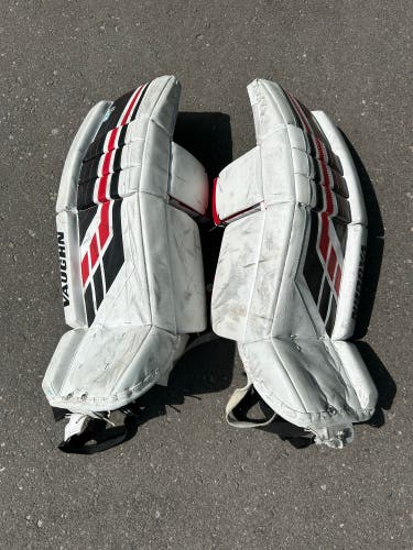 26"+2 Junior Vaughn Velocity VE8 Goalie Leg Pads