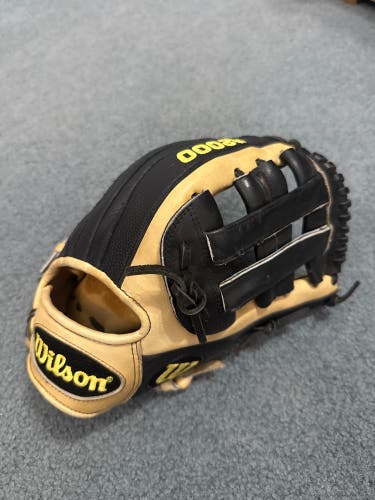 Wilson 12" A2000 Classic DW5 SuperSkin Baseball Glove (Used)