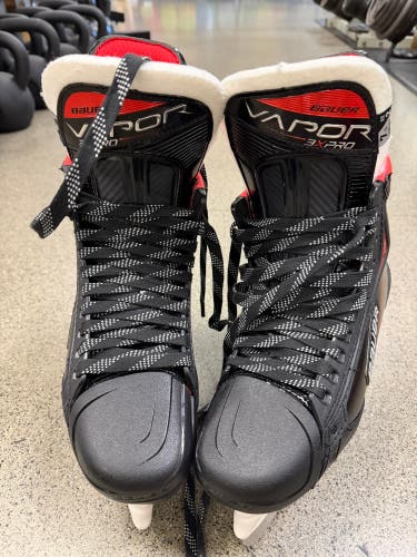 Black 2021 Bauer Vapor 3X Pro Hockey Skates 7.5 (Used)