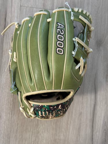 2025 Wilson A2000 1786 SMU Baseball Glove RH Throw 11.5" (New)