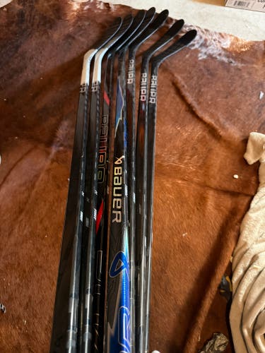 Senior Bauer Vapor Hyperlite 2 Right Handed Hockey Stick P28 95 Flex (Used)