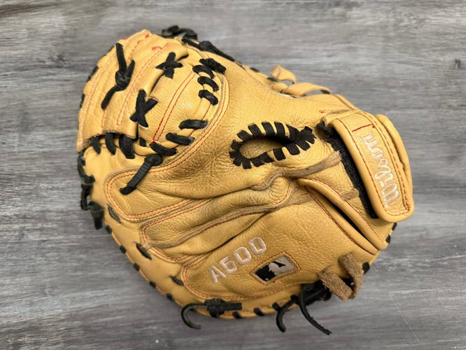 Wilson A500 RH Catcher's Baseball Glove 32" (Used)