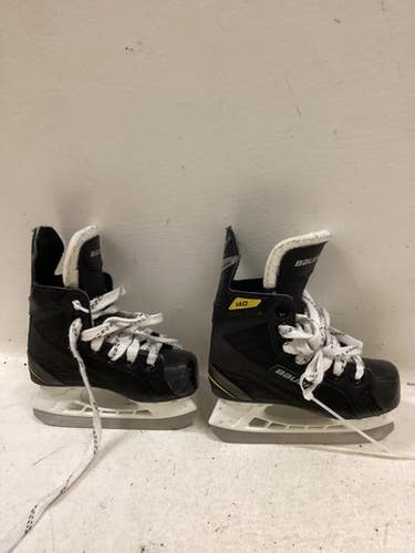 Used Bauer Supreme 140 Youth Hockey Skate Youth 08.5 11725-s000503214
