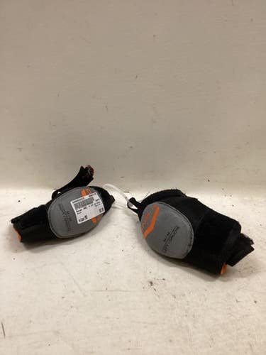 Used Bauer One. 4 Youth Elbow Pads Md 11725-s000503215