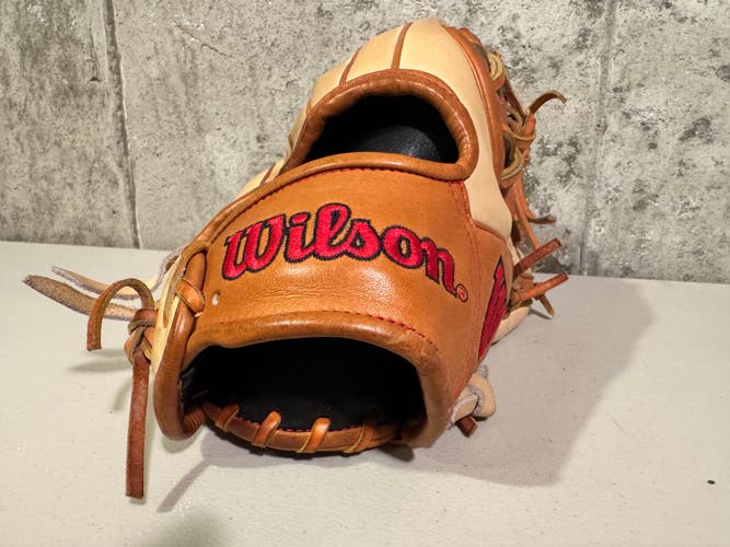 Wilson A2000 1786 11.5” Infield Baseball Glove – Pro Stock Leather – Barely Used, Not Broken In