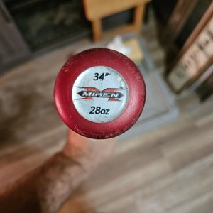 2013 Miken Ultra Composite Bat (-6) 28 oz 34" (Used)